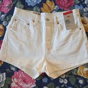 Levi's Women's 501 Original Shorts Off White Denim  NWT Size 28 Waist